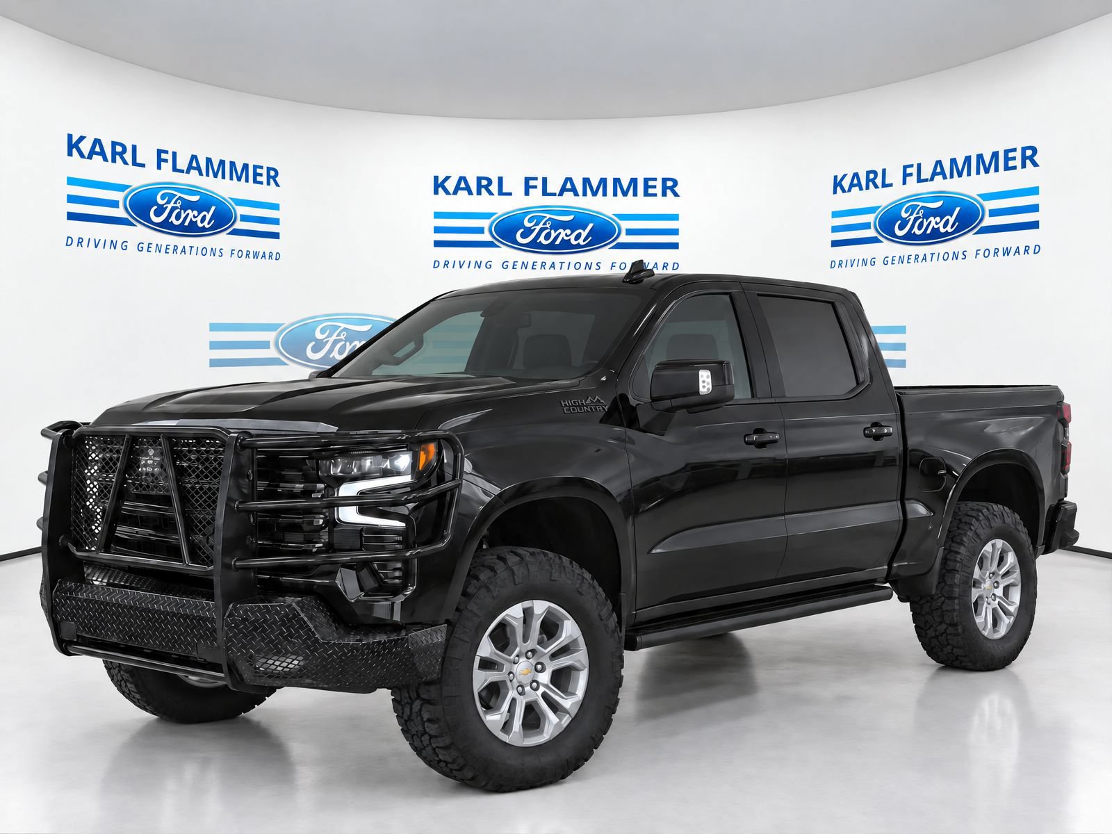Used 2025 Chevrolet Silverado 1500 High Country w/ High Country Premium Package AWD/4WD image 7