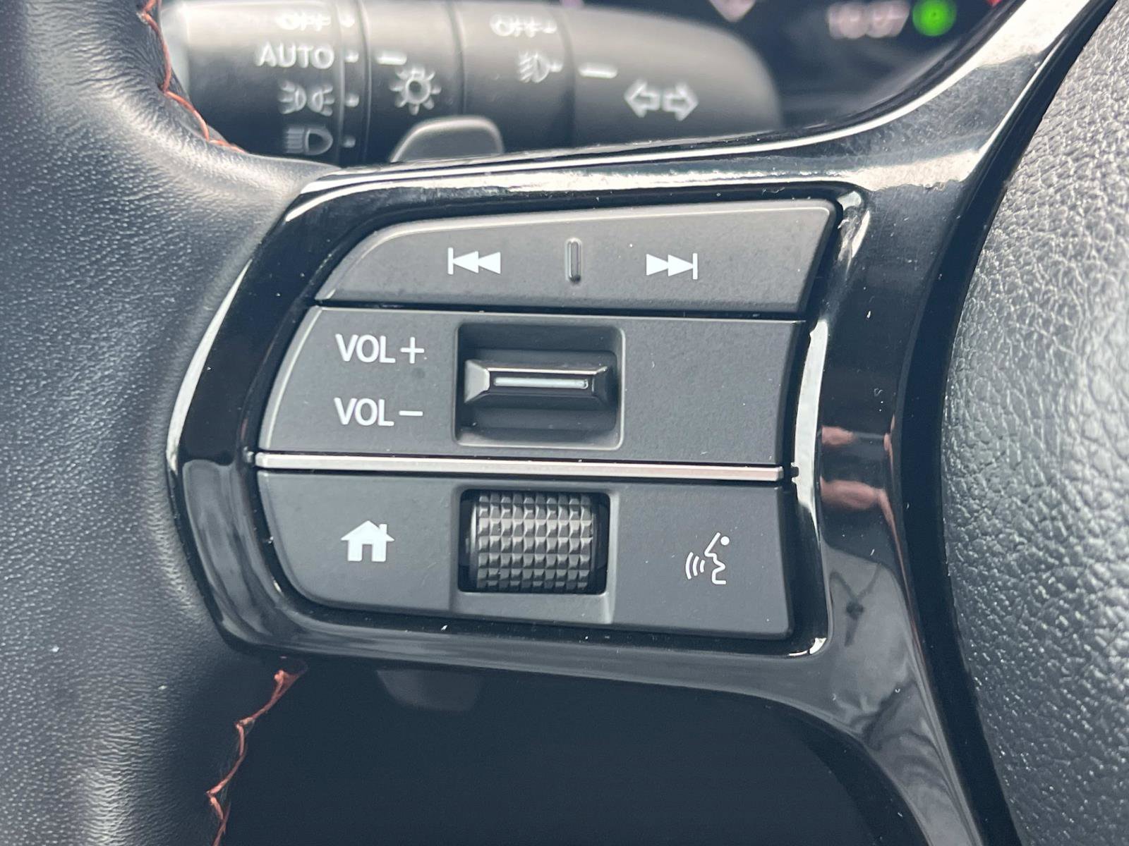 Certified 2025 Honda Pilot TrailSport image 9