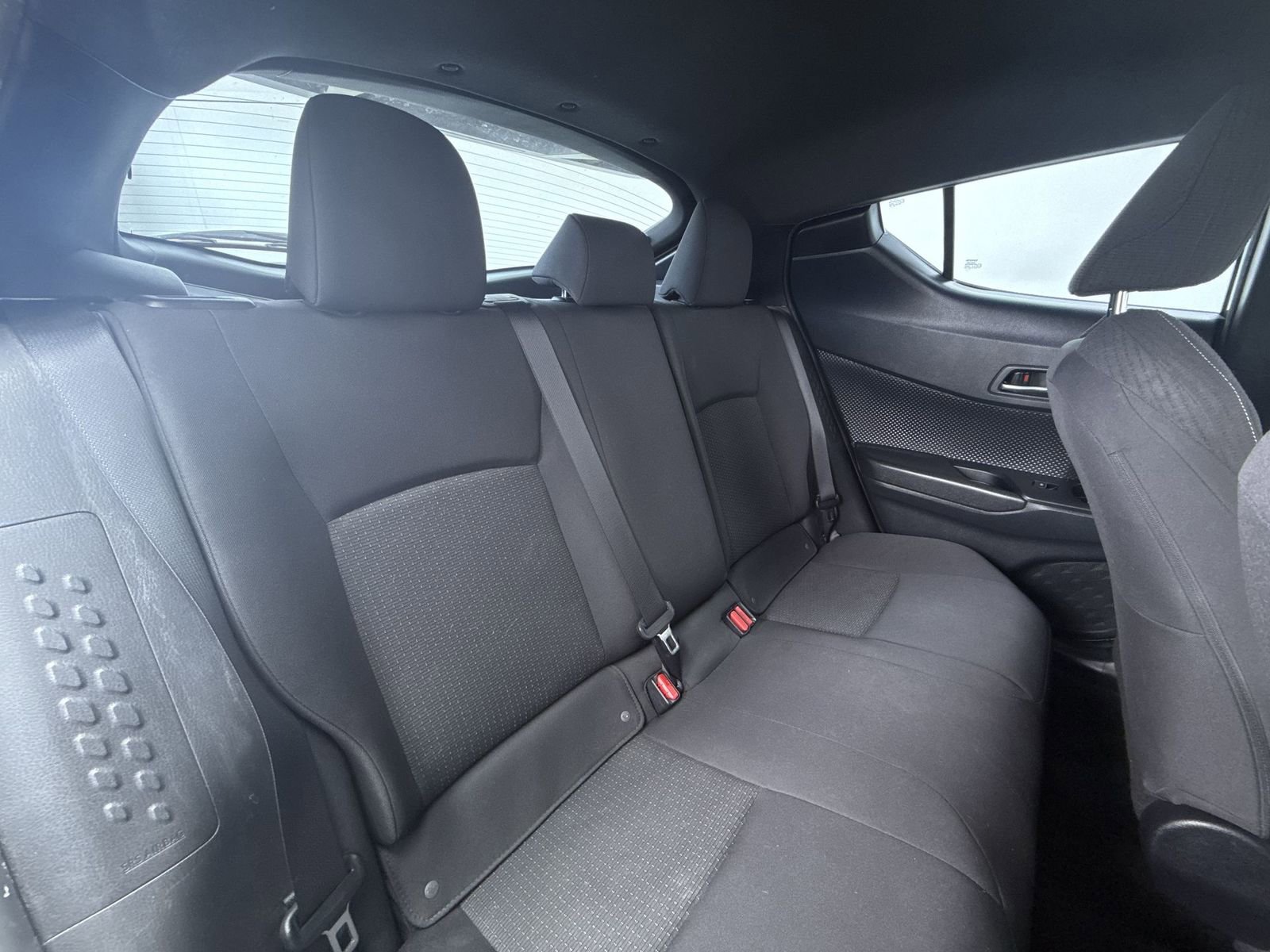 Used 2018 Toyota C-HR XLE image 31