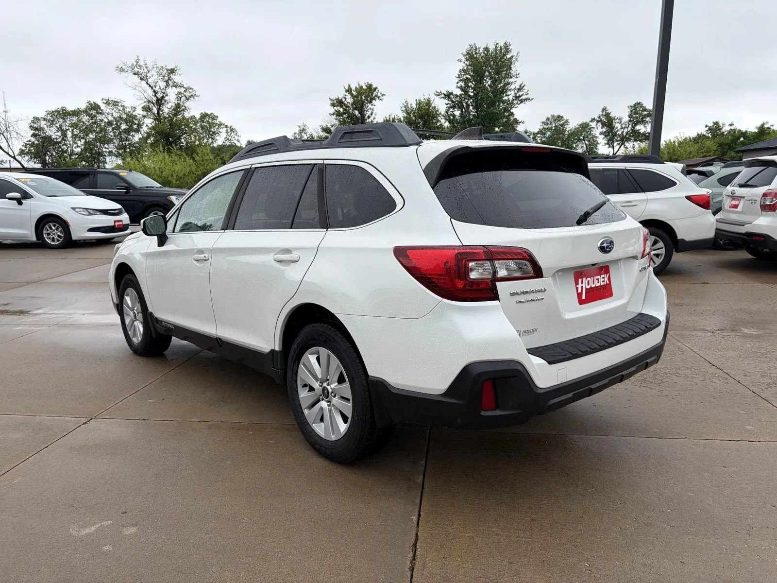 Used 2018 Subaru Outback 2.5i Premium AWD/4WD image 6