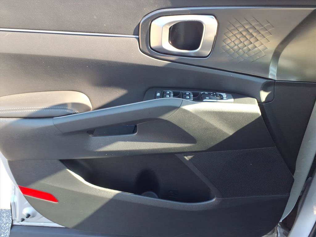 Used 2023 Kia Sorento EX image 25