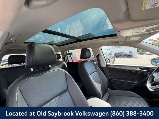Certified 2023 Volkswagen Tiguan SE w/ Panoramic Sunroof Package AWD/4WD image 27