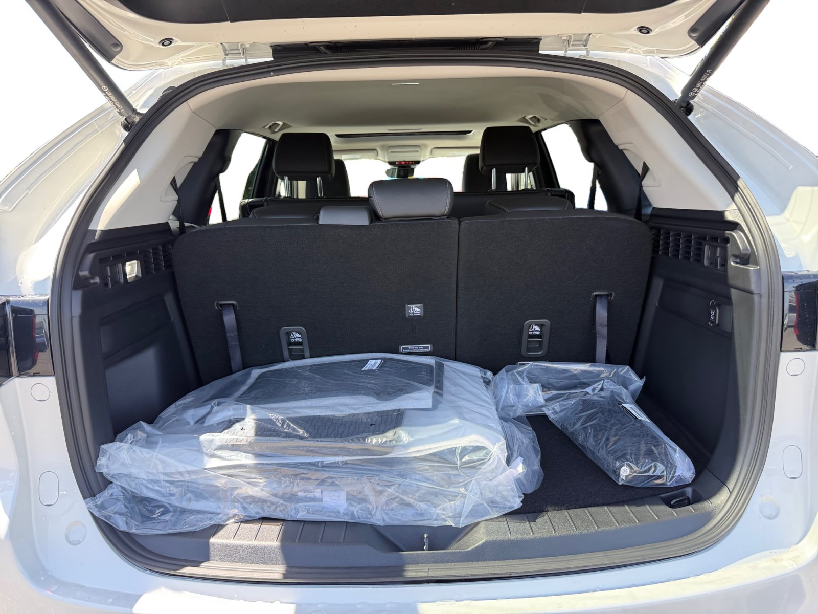 New 2026 MAZDA CX-90 Plug-In Hybrid w/ Premium Plus AWD/4WD image 17