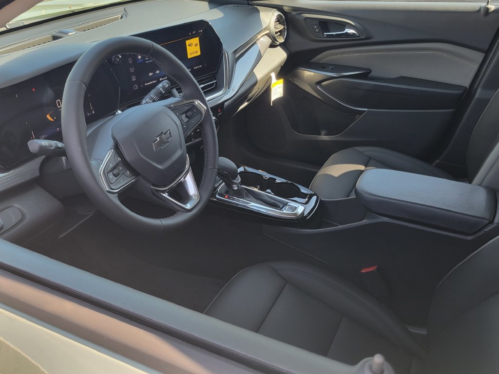 New 2026 Chevrolet Trax ACTIV w/ Driver Confidence Package FWD image 3