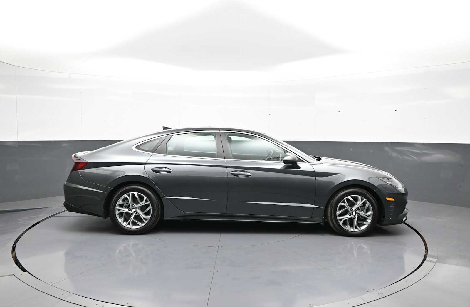 Certified 2023 Hyundai Sonata SEL w/ Convenience Package FWD image 4
