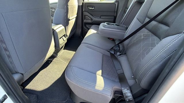 Used 2025 Nissan Frontier SV w/ SV Convenience Package image 16
