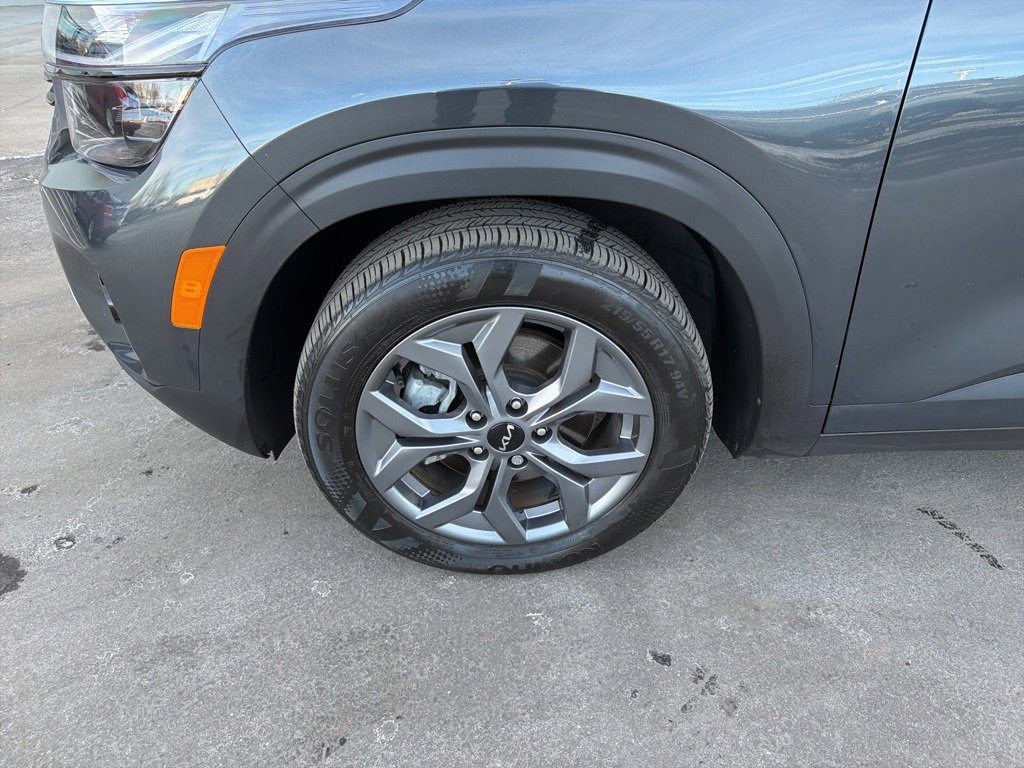 Certified 2024 Kia Seltos S image 11