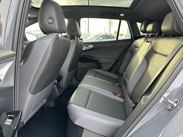 Used 2023 Volkswagen ID.4 Pro S Plus image 16