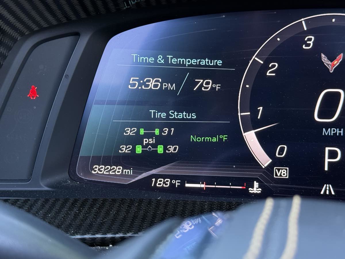 Used 2022 Chevrolet Corvette Stingray Premium Cpe w/ Z51 Performance Package RWD image 12