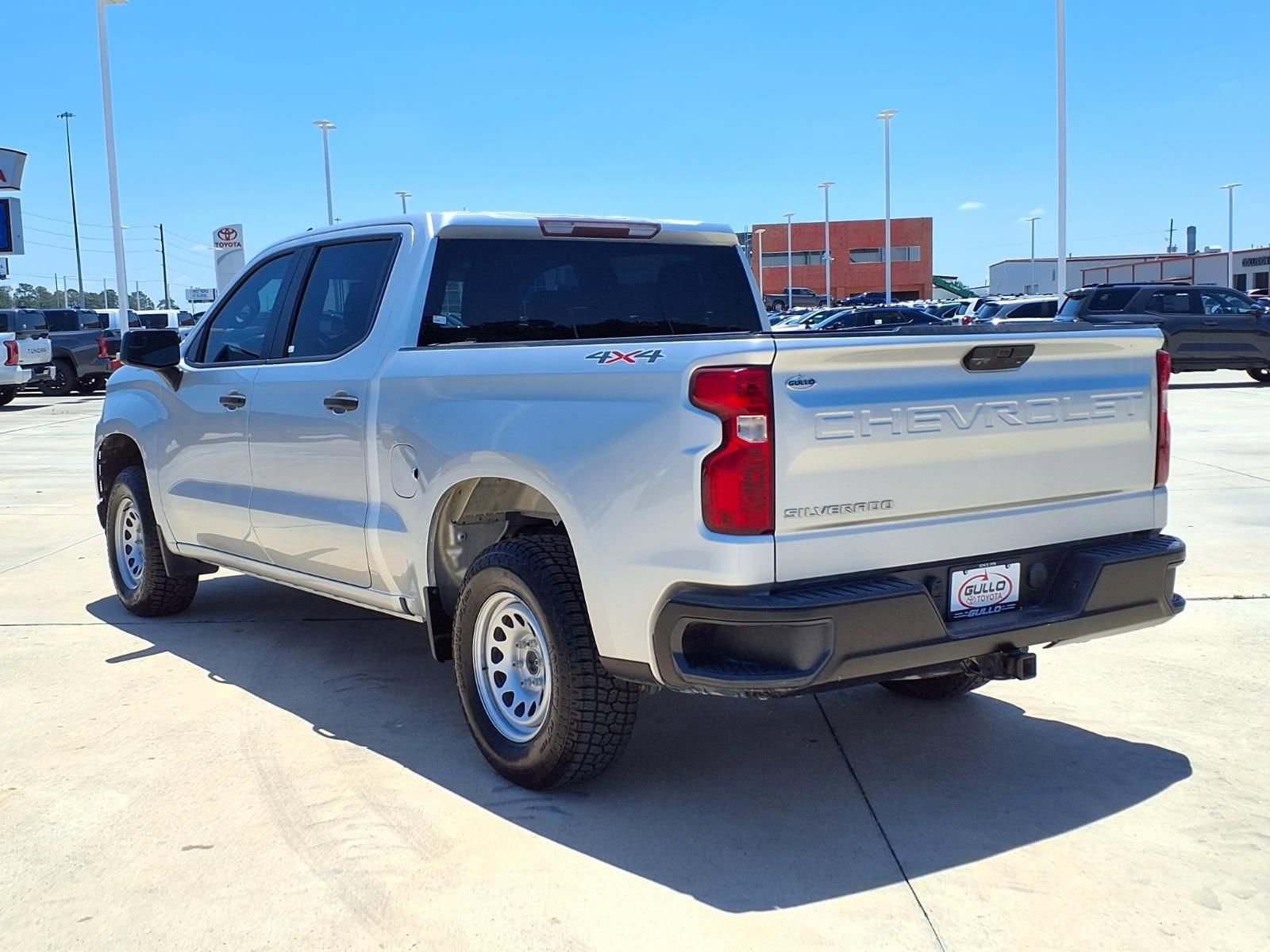 Used 2020 Chevrolet Silverado 1500 W/T w/ WT Value Package AWD/4WD image 2