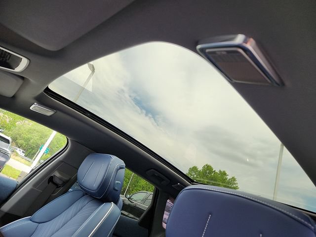 Certified 2025 Cadillac Optiq Luxury 2 AWD/4WD image 14