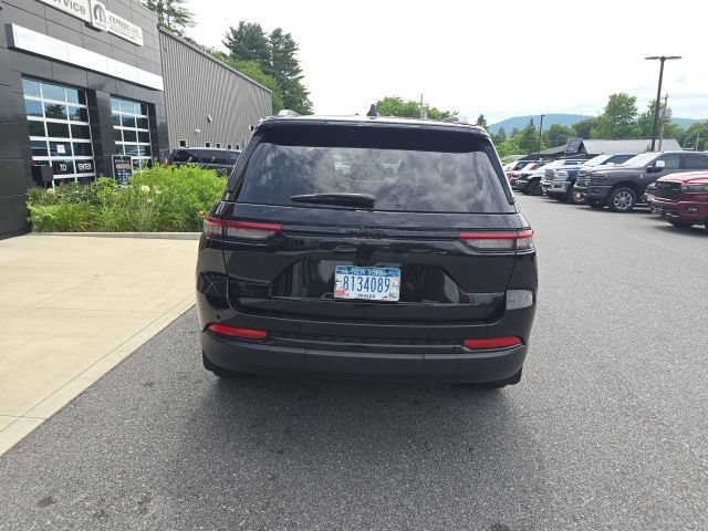 Certified 2024 Jeep Grand Cherokee Altitude AWD/4WD image 6