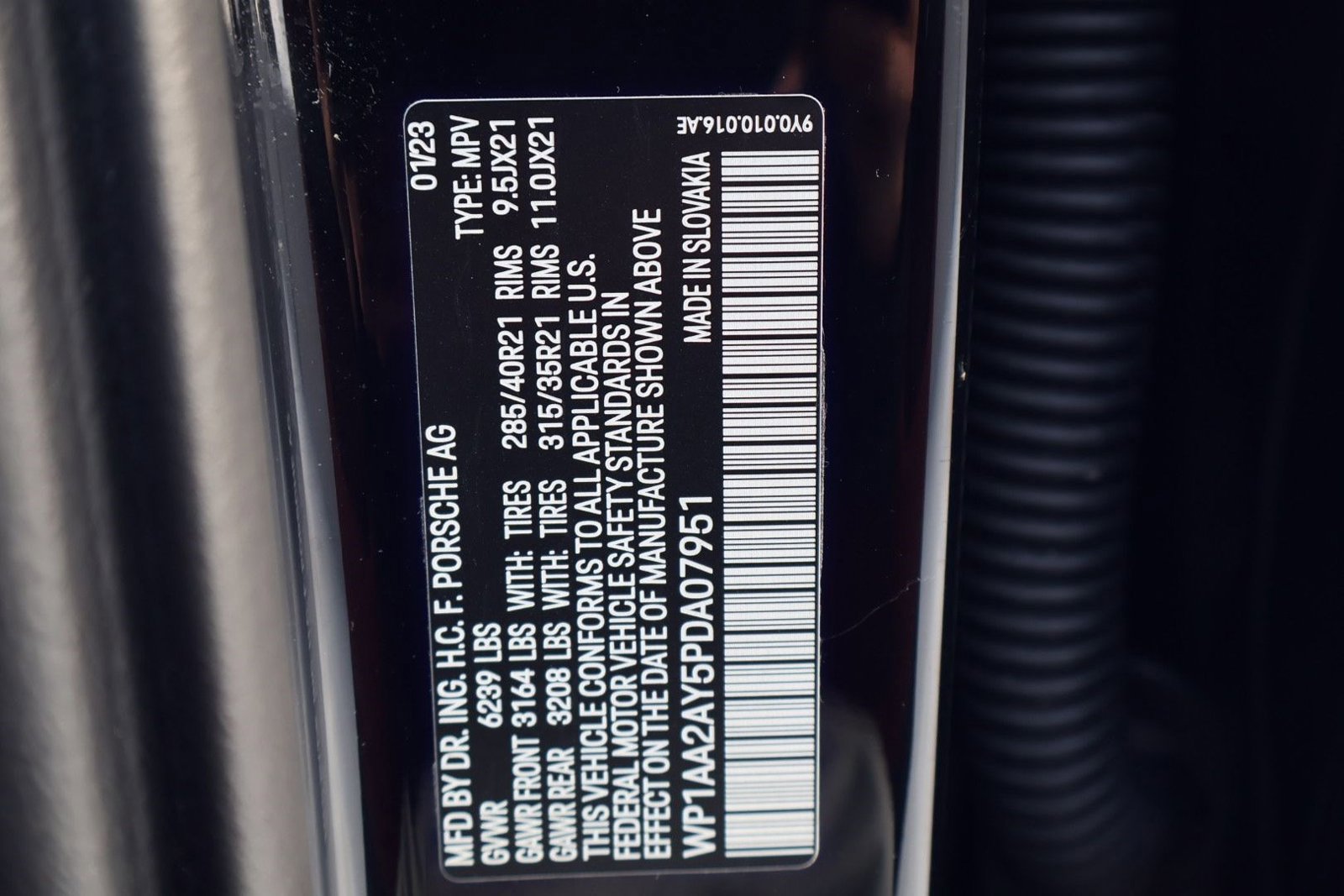 Certified 2023 Porsche Cayenne Platinum Edition image 26