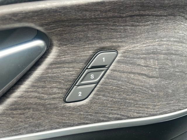 Used 2023 Jeep Grand Cherokee Limited w/ Black Appearance Package image 11