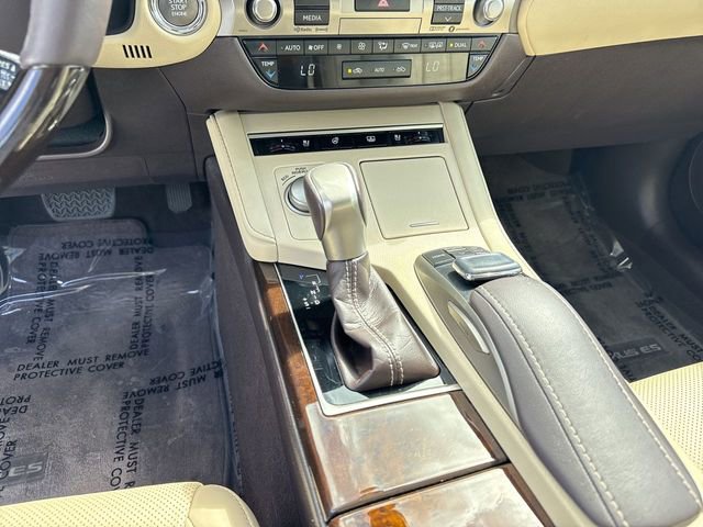 Used 2018 Lexus ES 350 350 w/ Luxury Package w/Wood Trim image 21