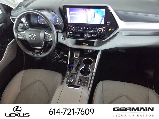 Used 2024 Toyota Highlander Platinum image 30