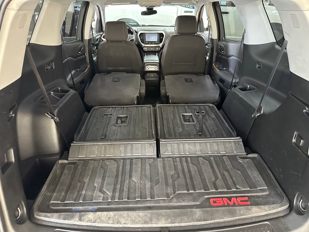 Used 2022 GMC Acadia SLE w/ LPO, Floor Liner Package AWD/4WD image 40