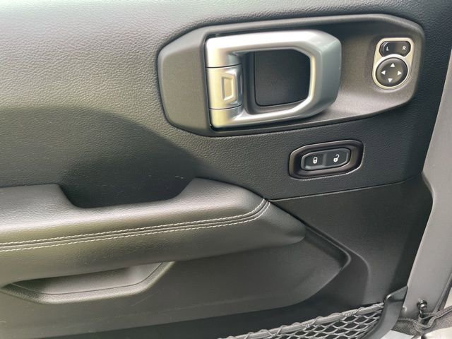 Used 2019 Jeep Wrangler Unlimited Sahara AWD/4WD image 18