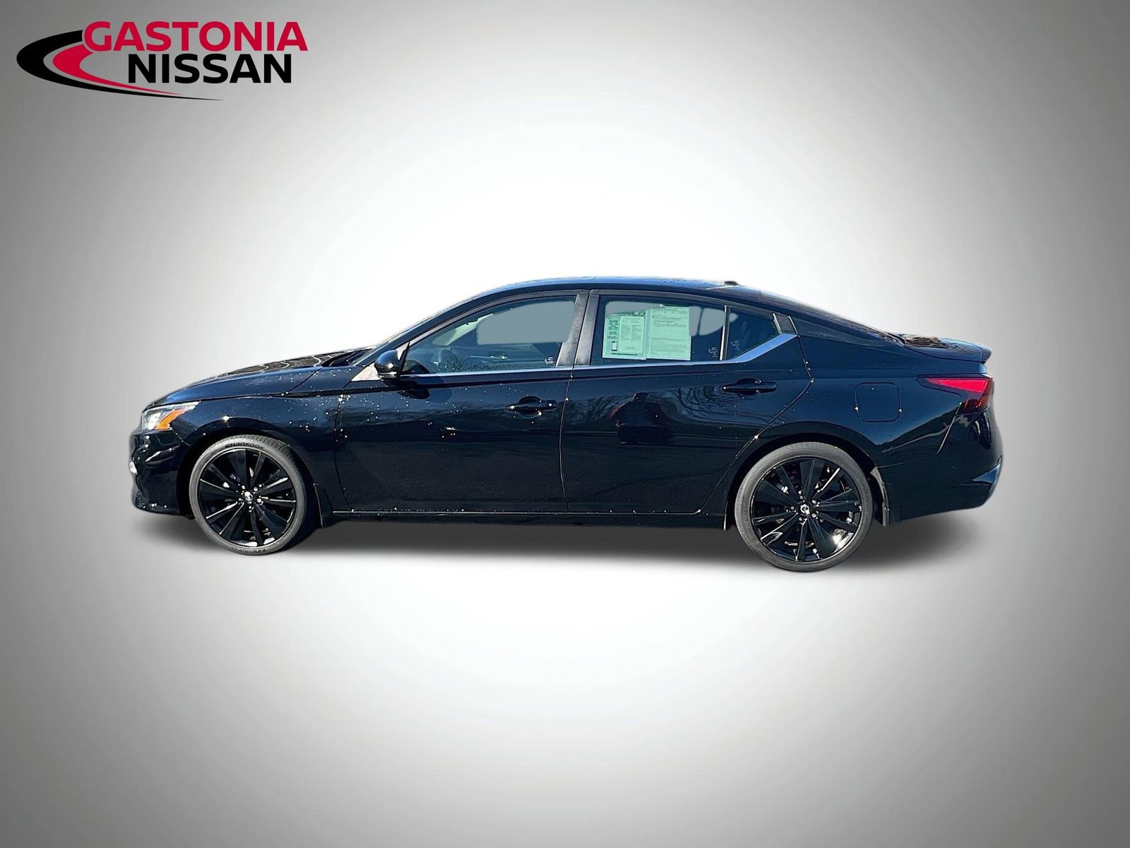 Used 2022 Nissan Altima 2.5 SR w/ Midnight Edition Package image 5