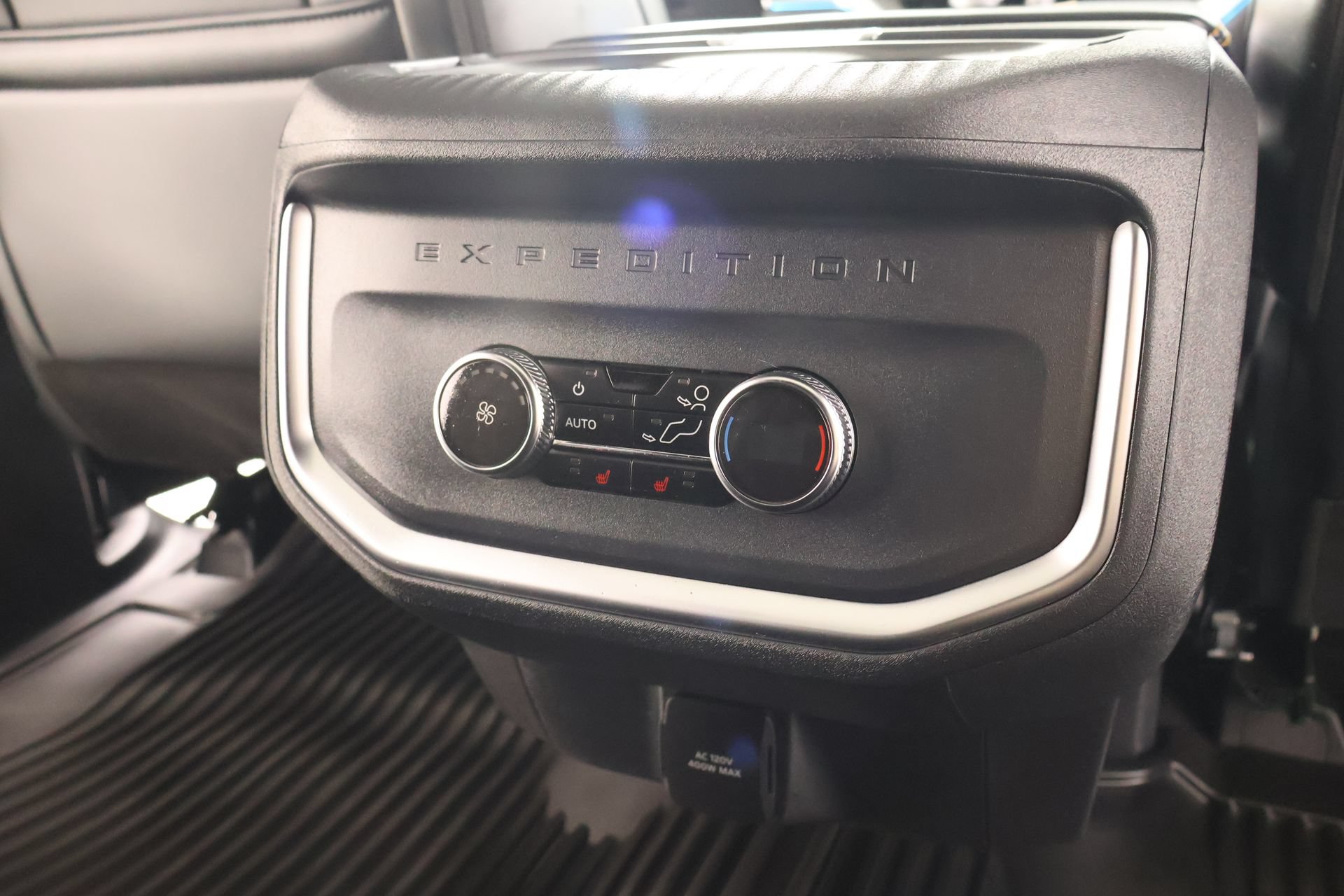 Used 2026 Ford Expedition Tremor AWD/4WD image 18