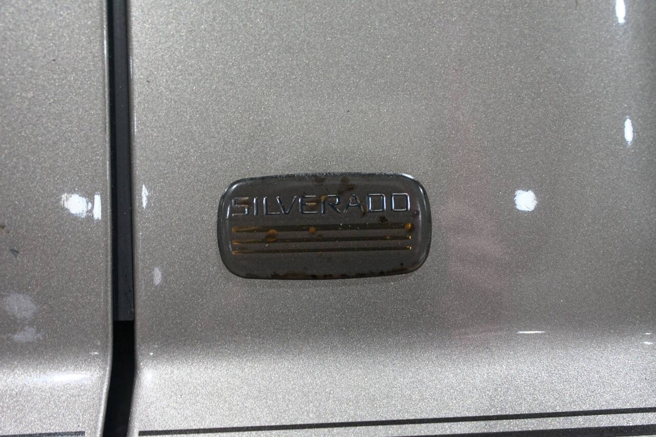 Used 2001 Chevrolet Silverado 2500 4x4 Regular Cab image 23