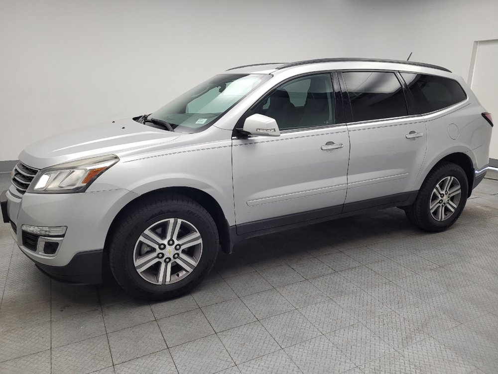 Used 2017 Chevrolet Traverse LT FWD image 2