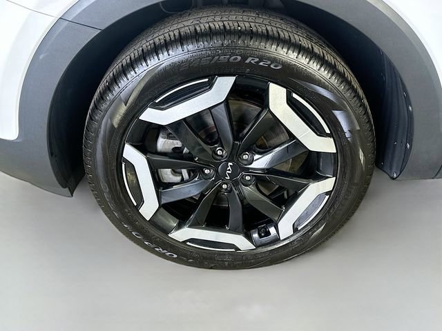 Used 2023 Kia Telluride EX w/ EX Captain's Chair Package FWD image 17