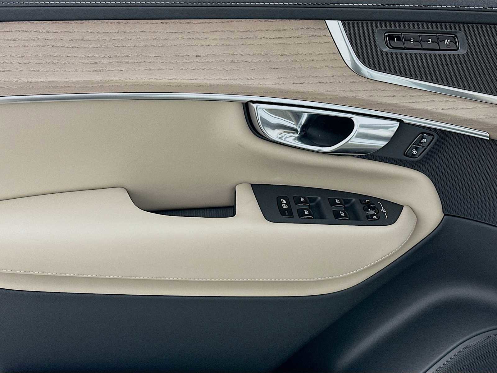 New 2026 Volvo XC90 B5 Core AWD/4WD image 17