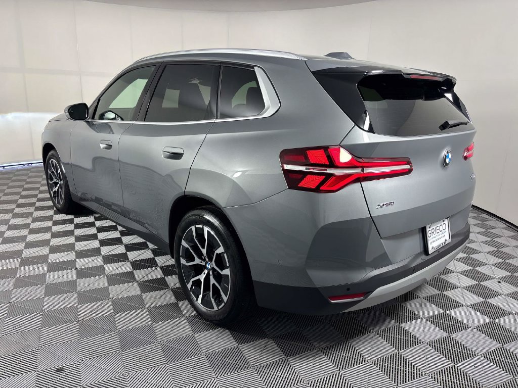 Used 2025 BMW X3 xDrive30i w/ Convenience Package AWD/4WD image 4
