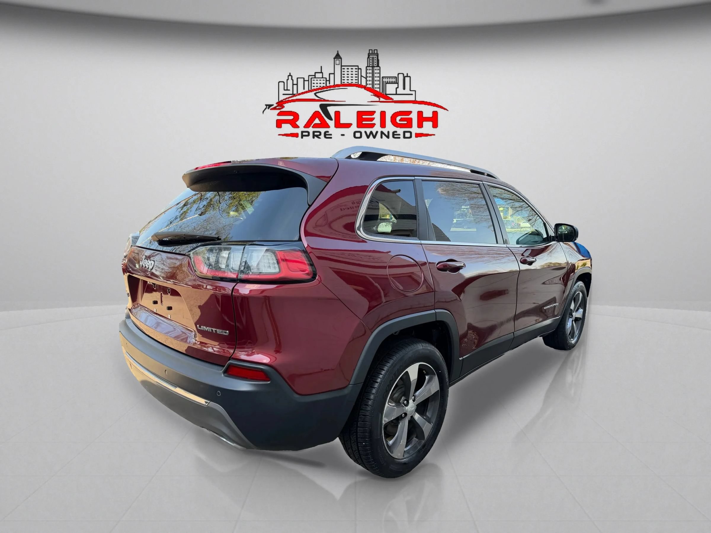 Used 2019 Jeep Cherokee Limited AWD/4WD image 5