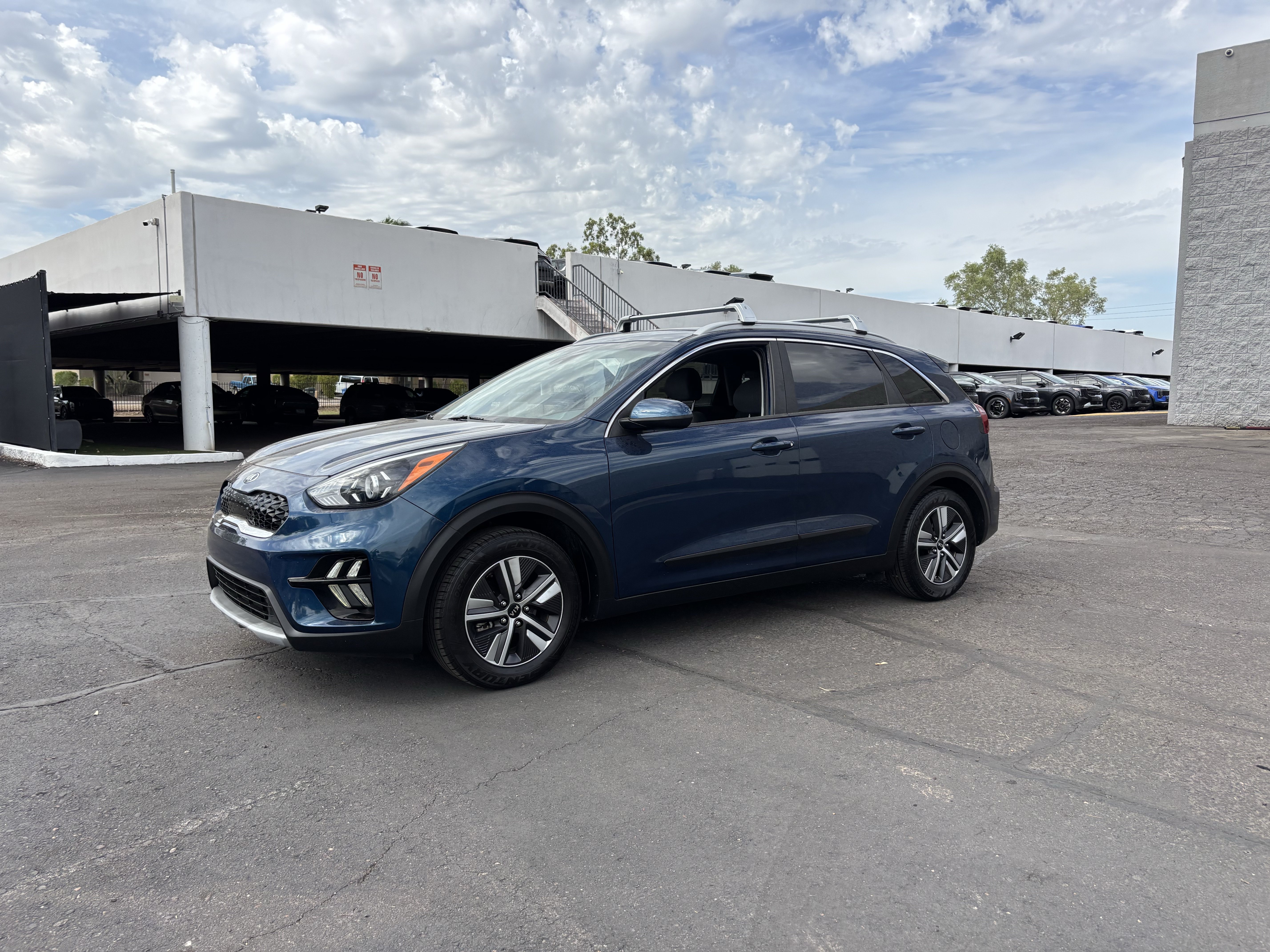 Used 2020 Kia Niro LXS FWD image 6
