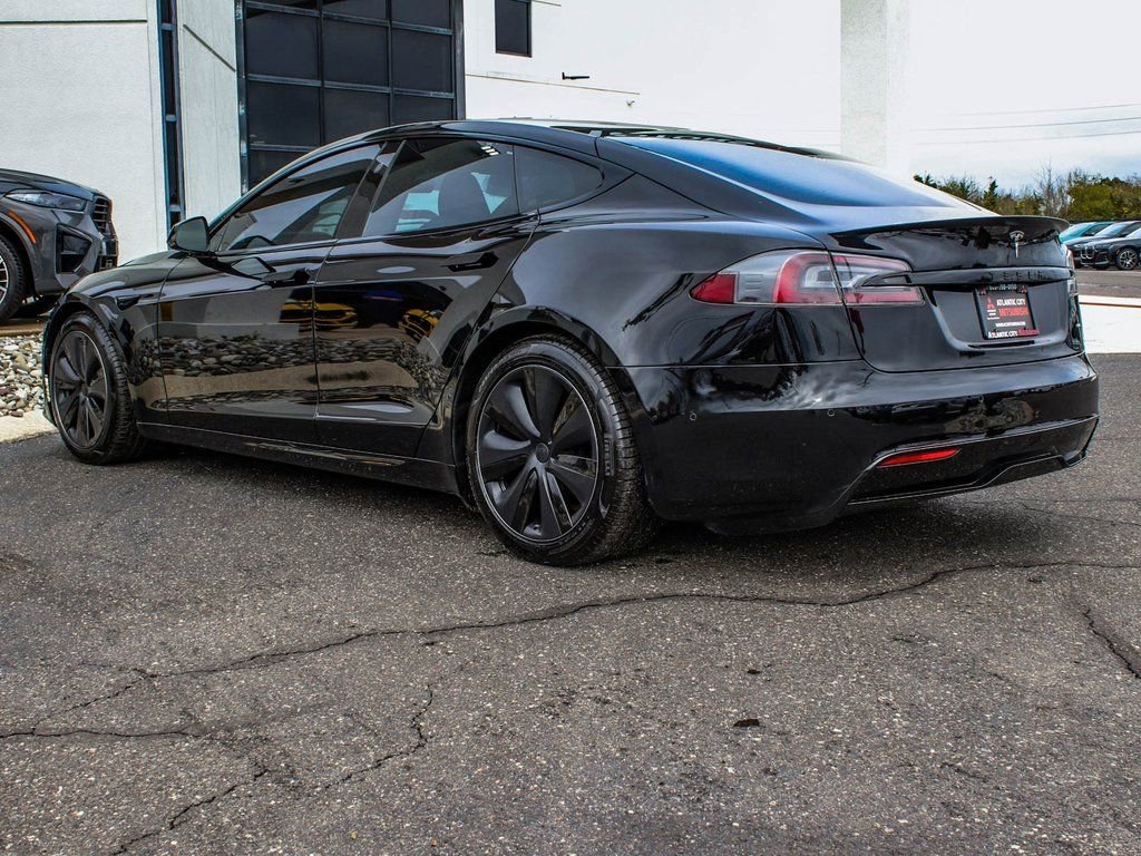 Used 2021 Tesla Model S Plaid image 4