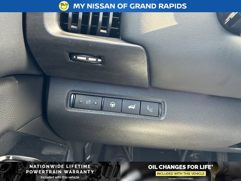 New 2026 Nissan Pathfinder Platinum image 18