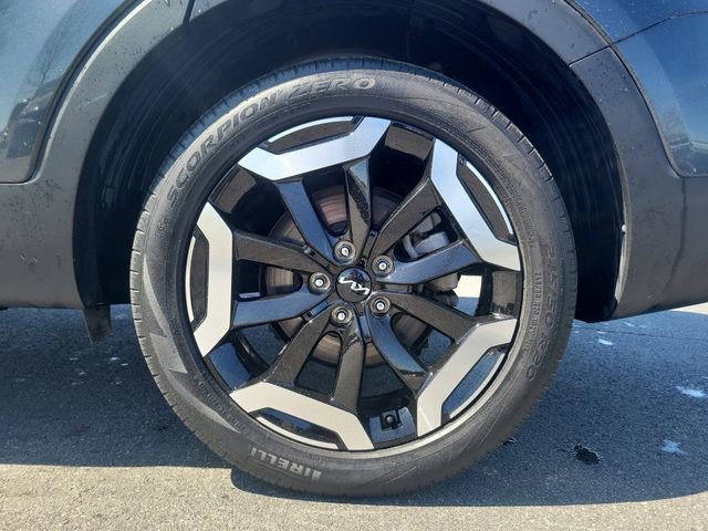 Used 2023 Kia Telluride S image 7