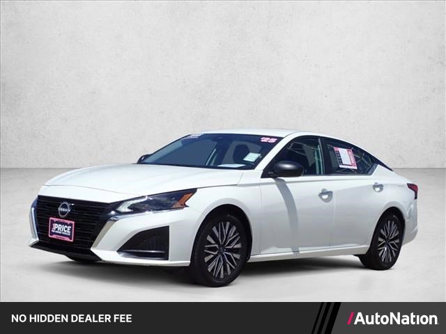 Used 2025 Nissan Altima 2.5 SV FWD image 1
