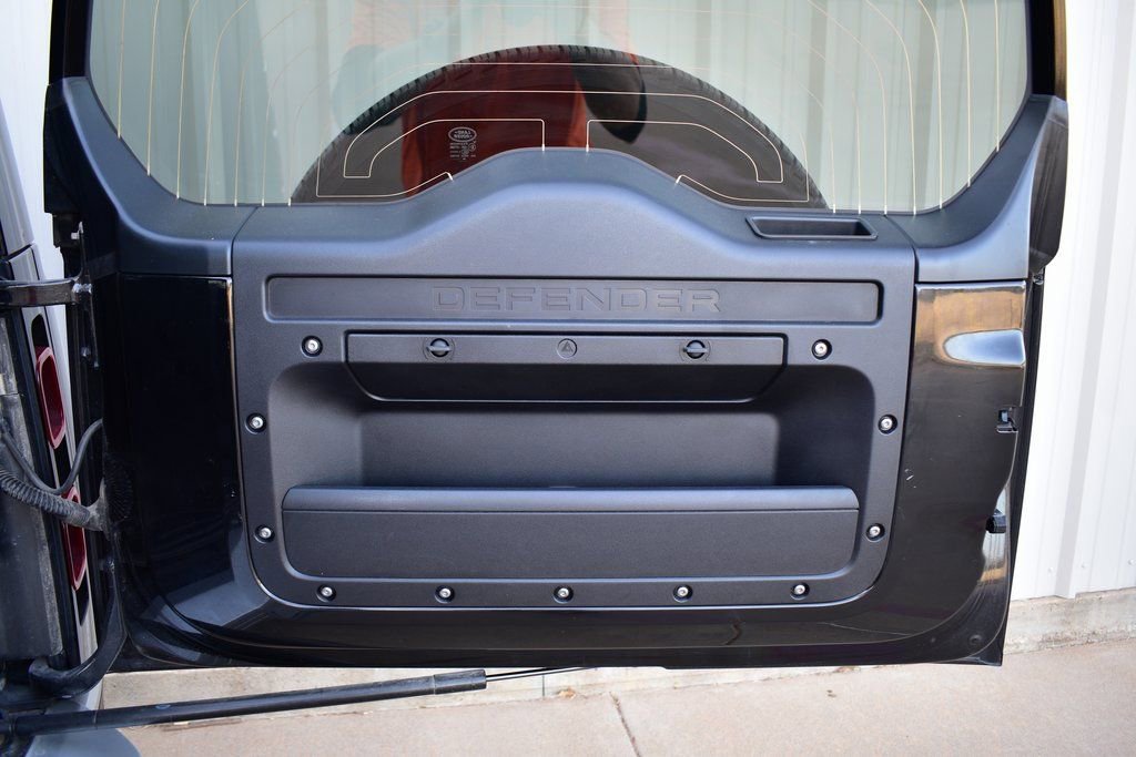 Used 2025 Land Rover Defender 110 S AWD/4WD image 28