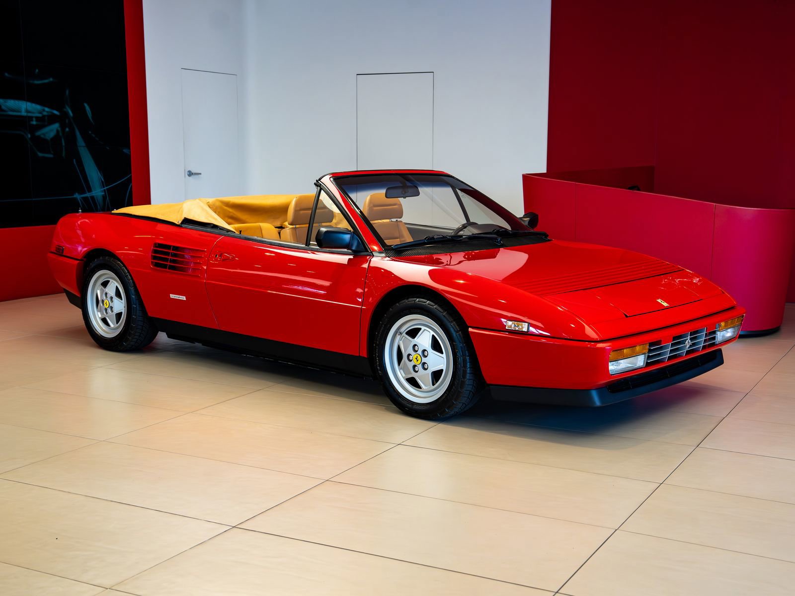Used 1989 Ferrari Mondial T Cabriolet RWD image 1