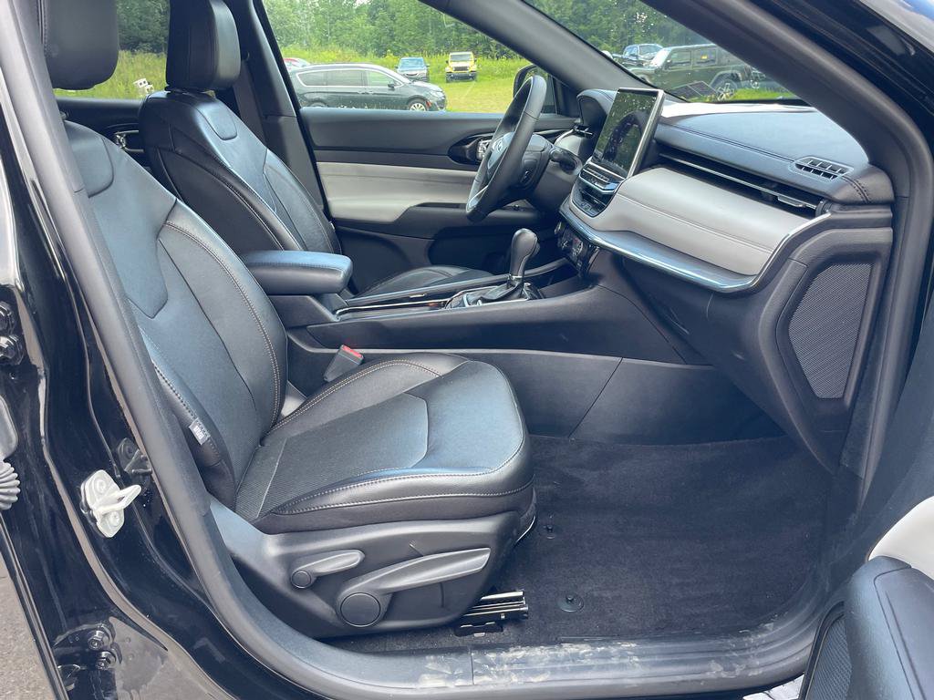 Used 2023 Jeep Compass Limited AWD/4WD image 17