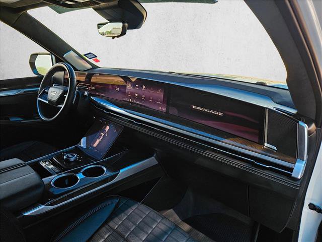 Used 2025 Cadillac Escalade Sport Platinum w/ LPO, Floor Liner Package AWD/4WD image 26