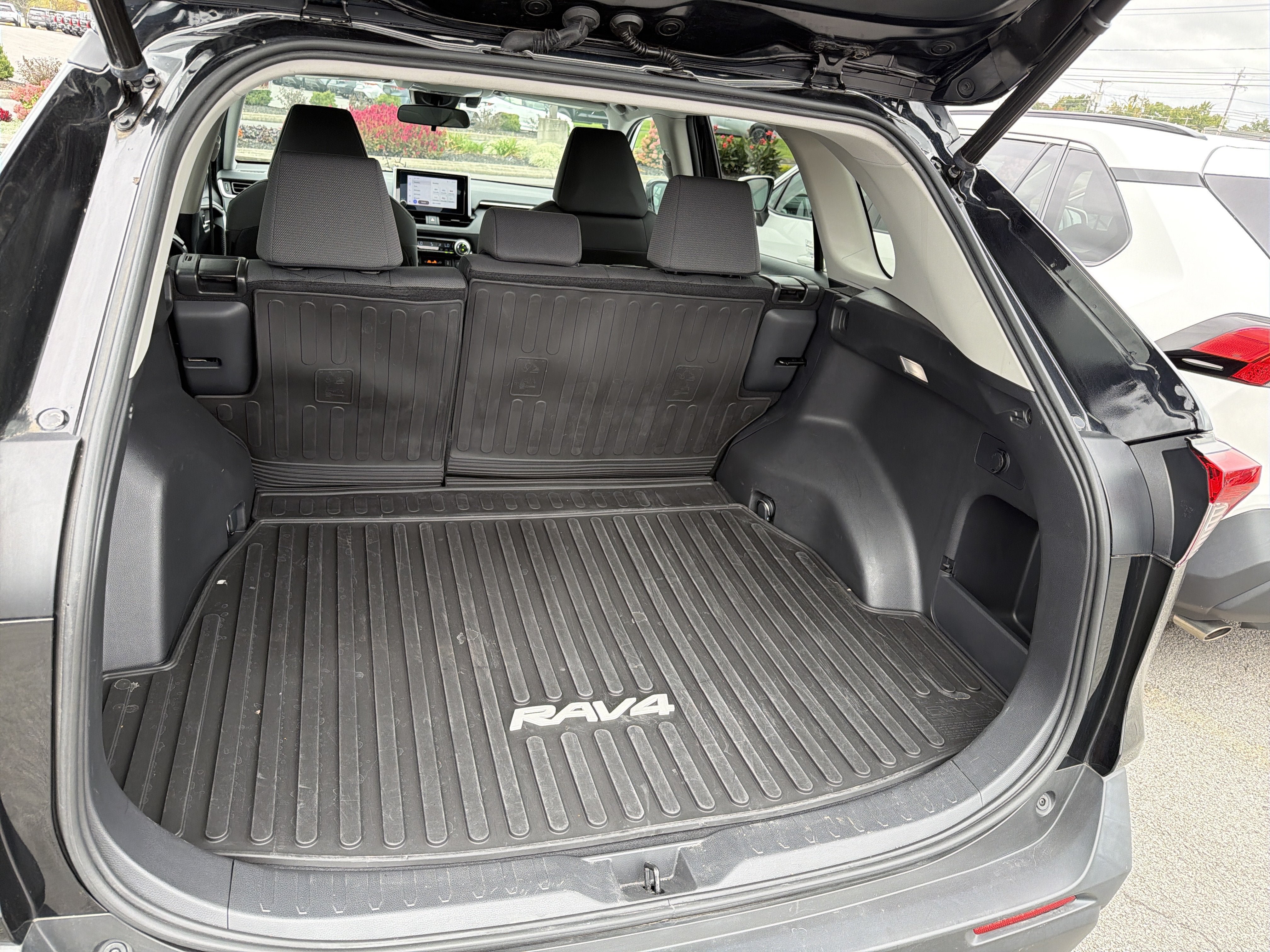 Used 2023 Toyota RAV4 XLE w/ Convenience Package AWD/4WD image 25