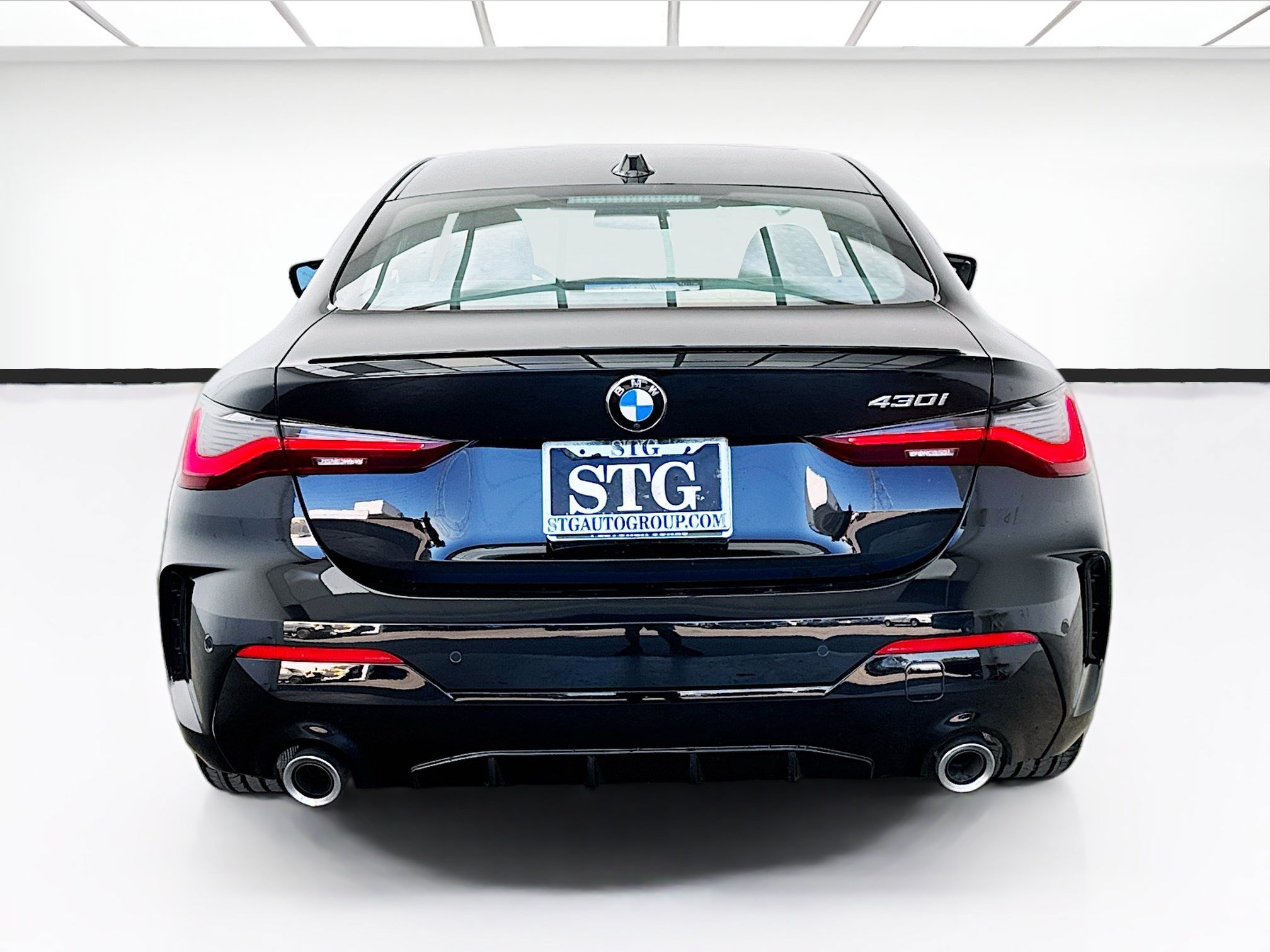 Used 2025 BMW 430i Coupe w/ M Sport Package RWD image 5