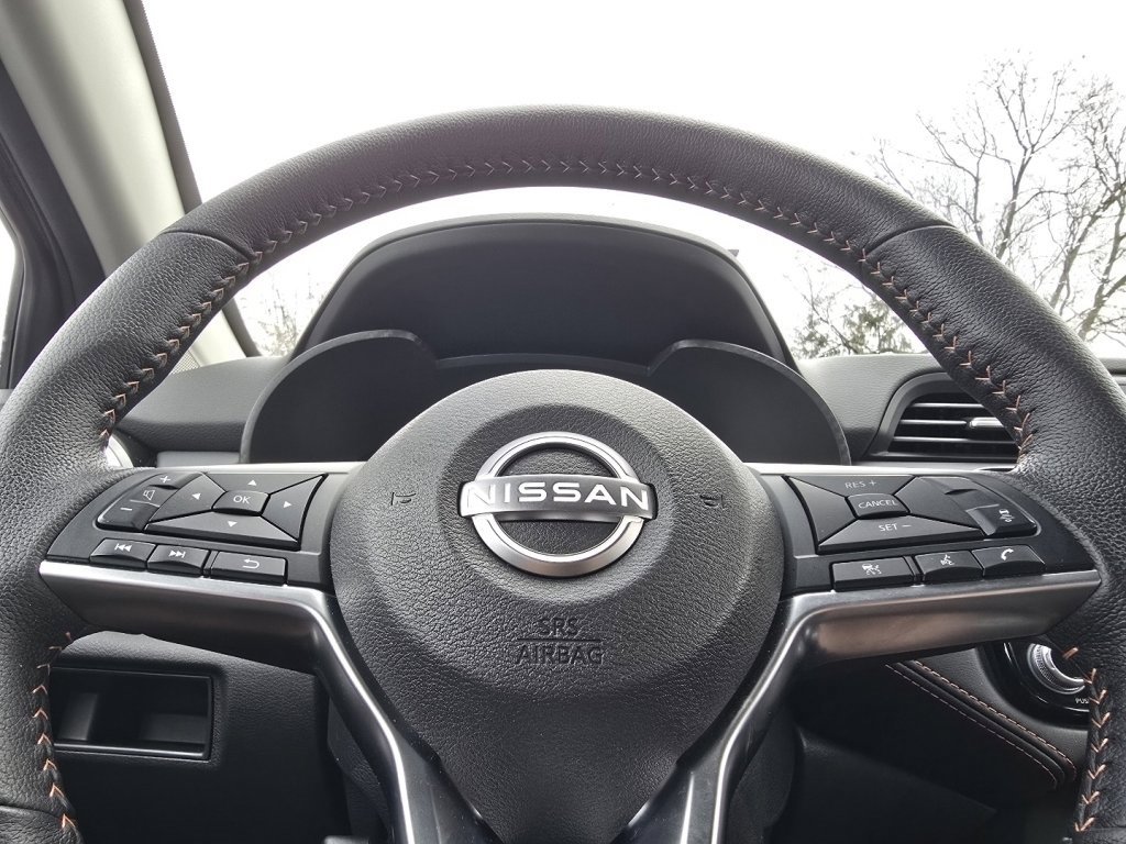 Used 2025 Nissan Versa SR w/ Trunk Package image 21