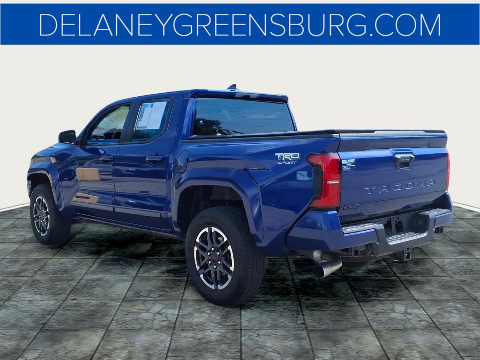 Used 2025 Toyota Tacoma TRD Sport AWD/4WD image 5