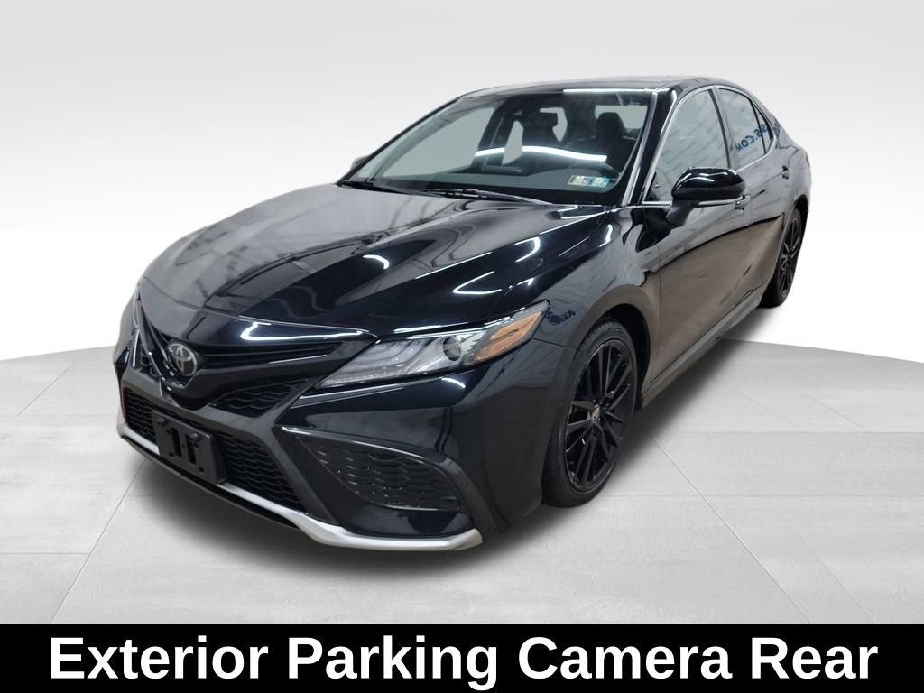 Used 2023 Toyota Camry XSE image 3