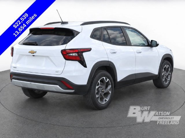 Used 2026 Chevrolet Trax LT FWD image 5