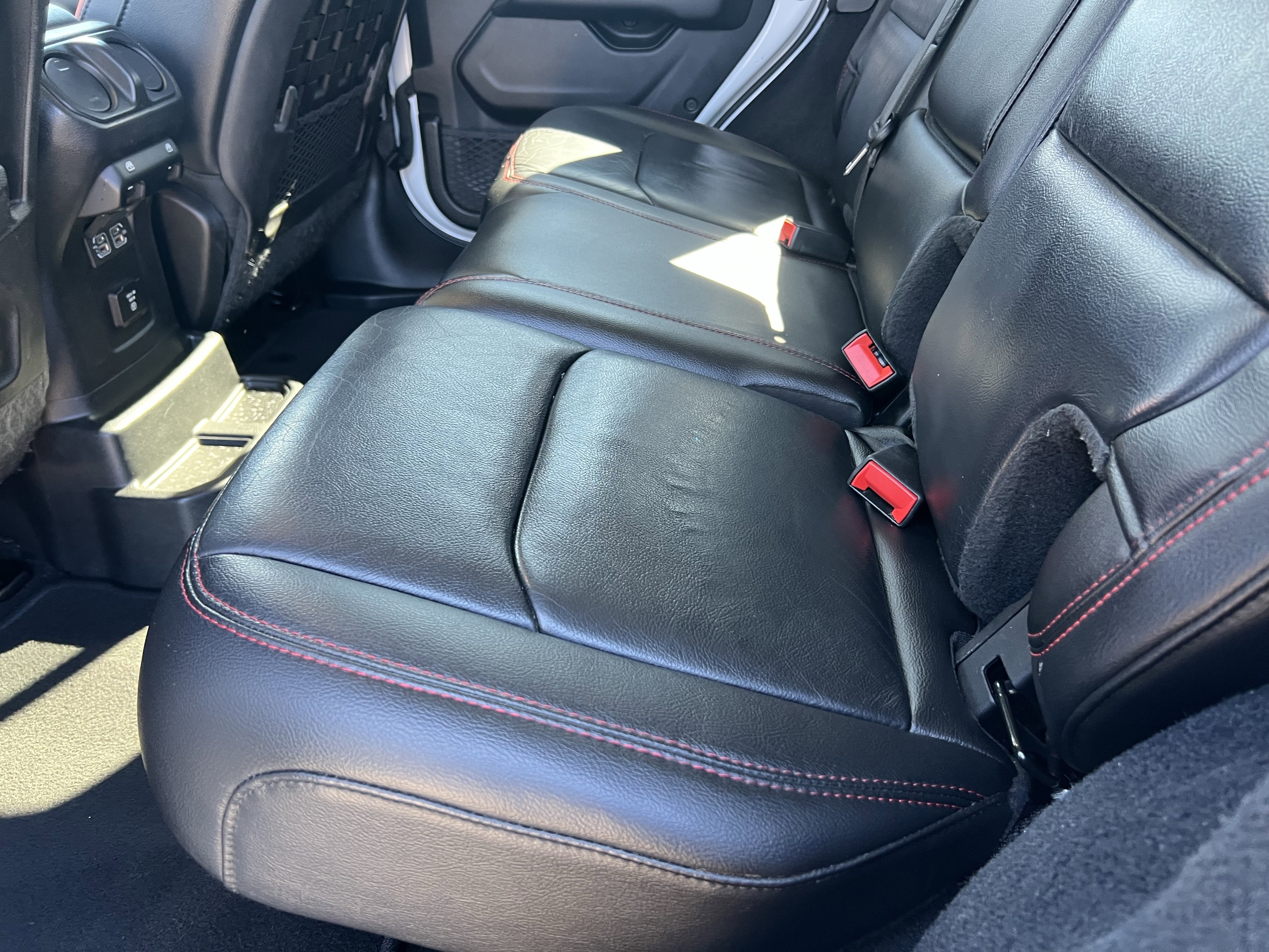 Used 2019 Jeep Wrangler Unlimited Rubicon image 33