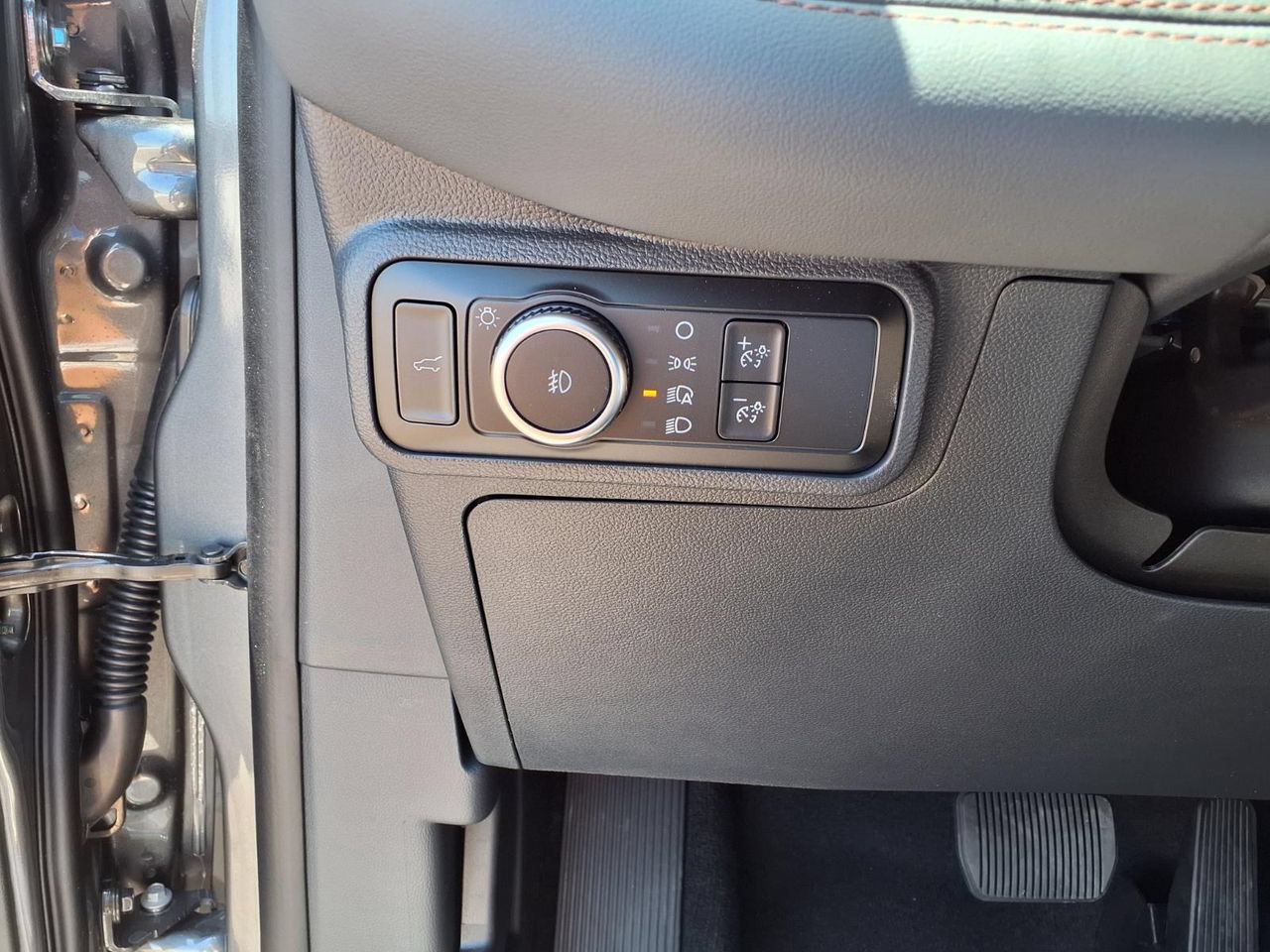 New 2026 Ford Explorer Active w/ Active Comfort Package AWD/4WD image 17