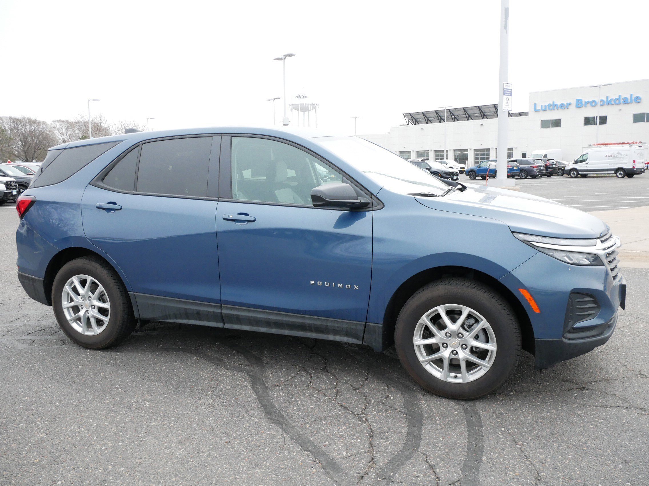 Used 2024 Chevrolet Equinox LS w/ LS Convenience Package image 5