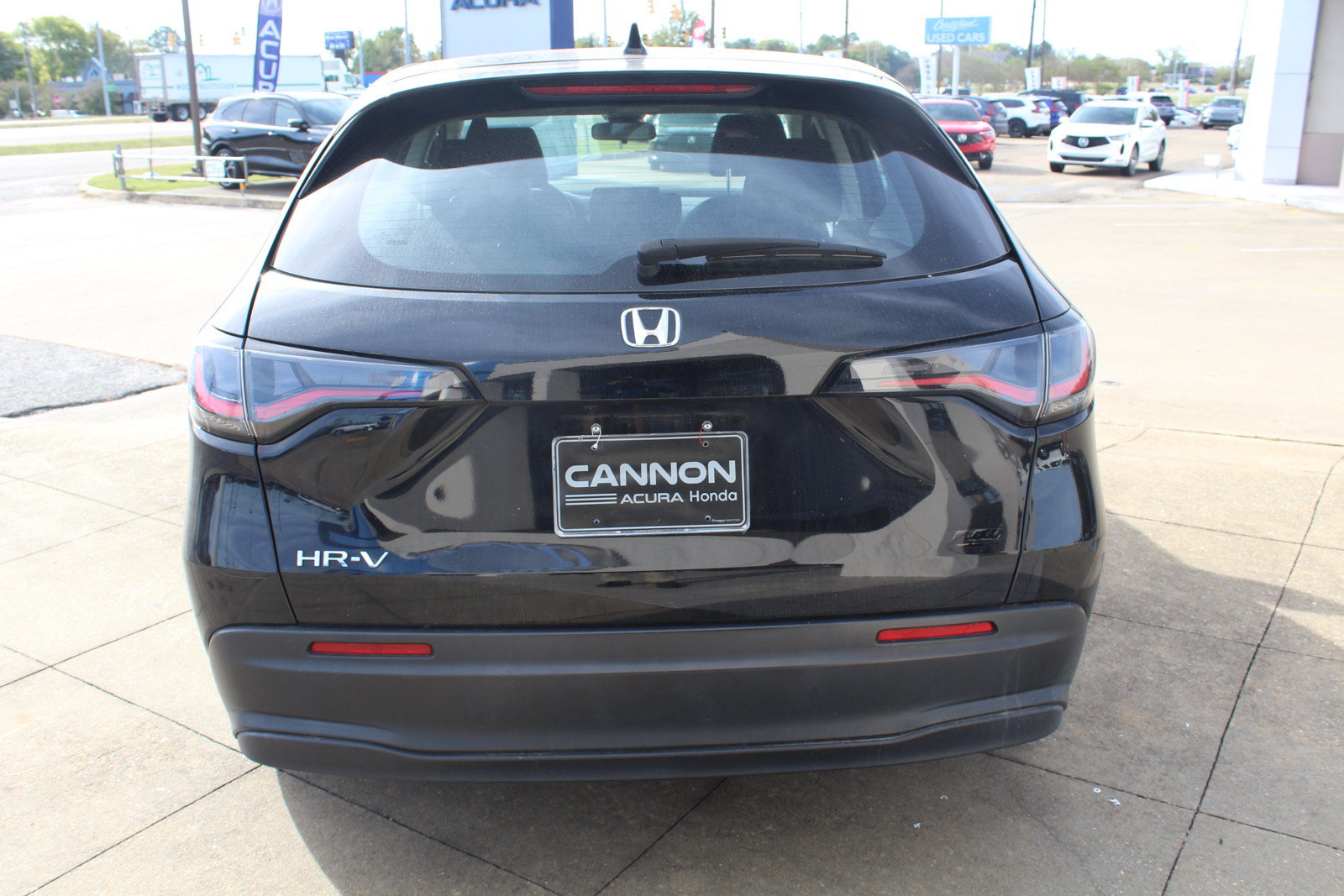 Used 2025 Honda HR-V LX image 5