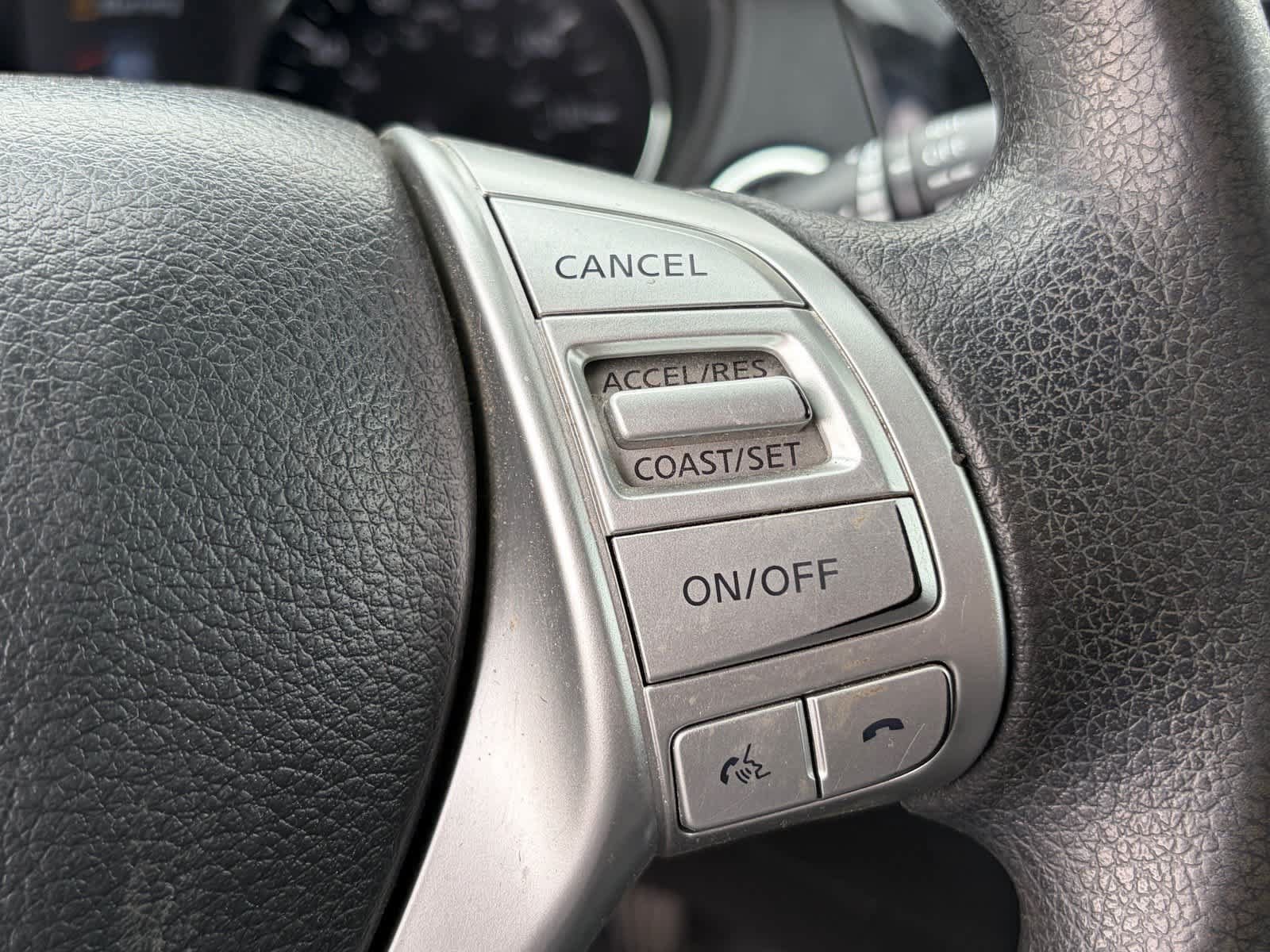 Used 2014 Nissan Rogue SV AWD/4WD image 13